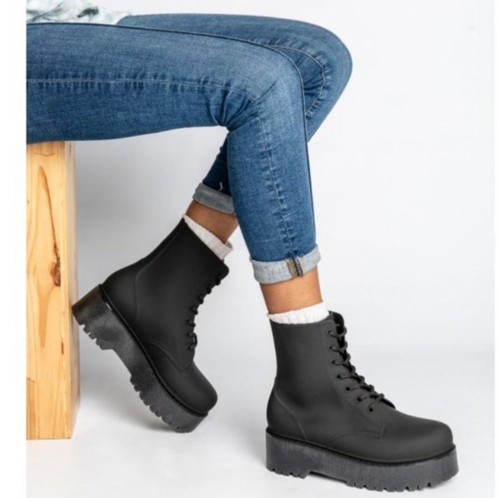 Jeffrey Campbell Torrent-2 Waterproof Platform Rain Booties Boots Black 8.
